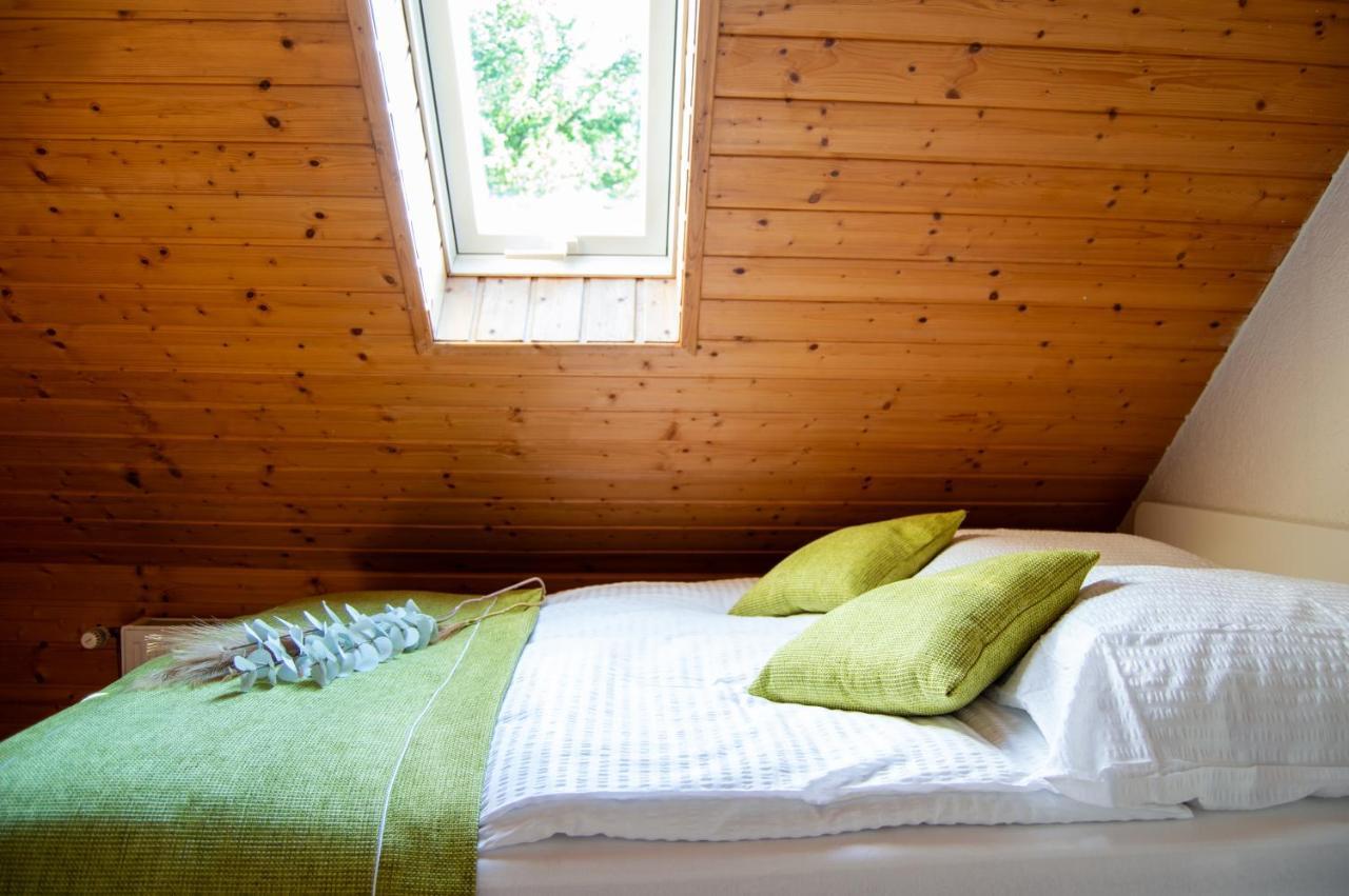 Wellness Mitten In Der Wasserfallstadt Triberg Triberg im Schwarzwald Exterior photo